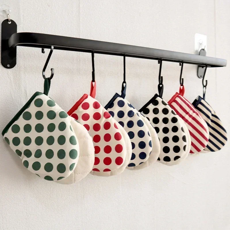 Heat Resistant Glove - ถุงมือกันความร้อนสำหรับเตาอบและที่จับหม้อ ทำจากผ้าฝ้าย 1 ชิ้น ลายจุดและลายทาง ถุงมือกันความร้อนสำหรับใช้ในครัว